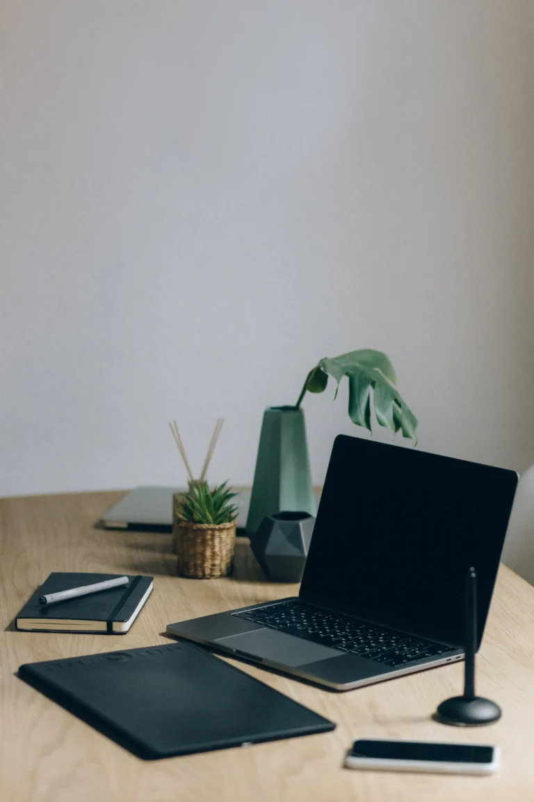 SEO laptop and table